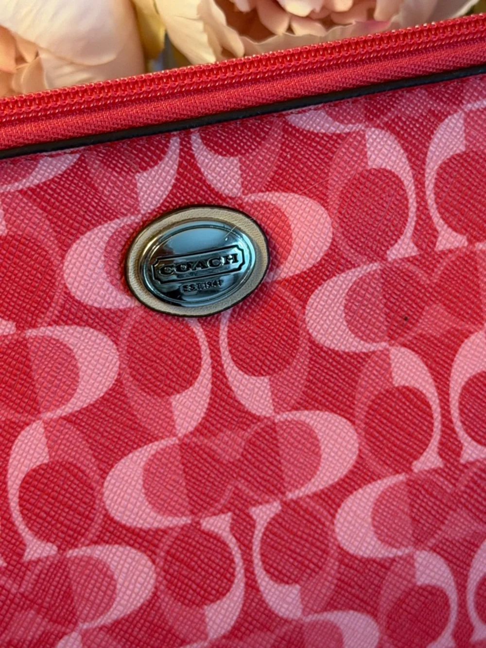 Coach like new fresh preppy Signature Logo envelope Clutch iPad Holder
